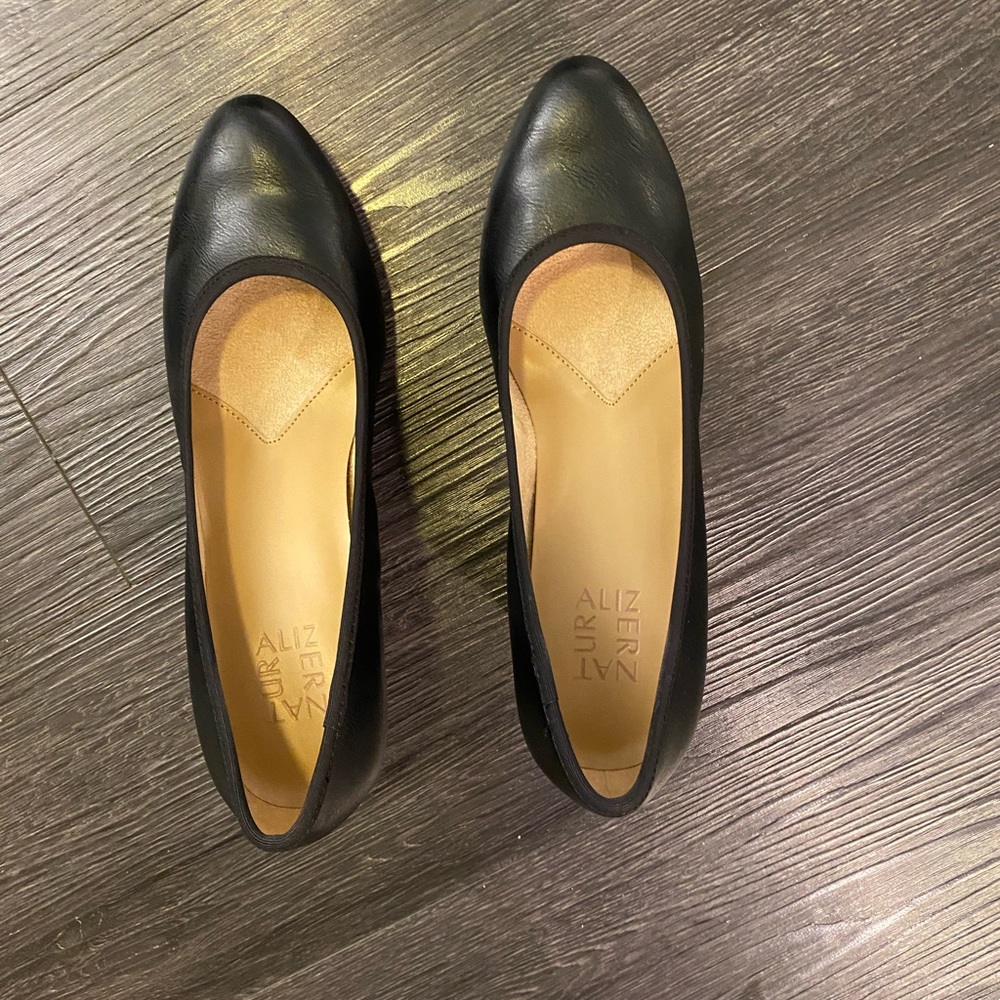 Brand new naturalized heels